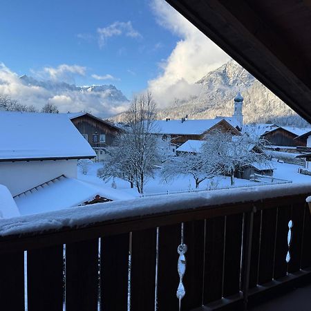 פארכאנט Dachgeschosswohnung Mit Traumhaftem Zugspitzblick Bei Garmisch מראה חיצוני תמונה