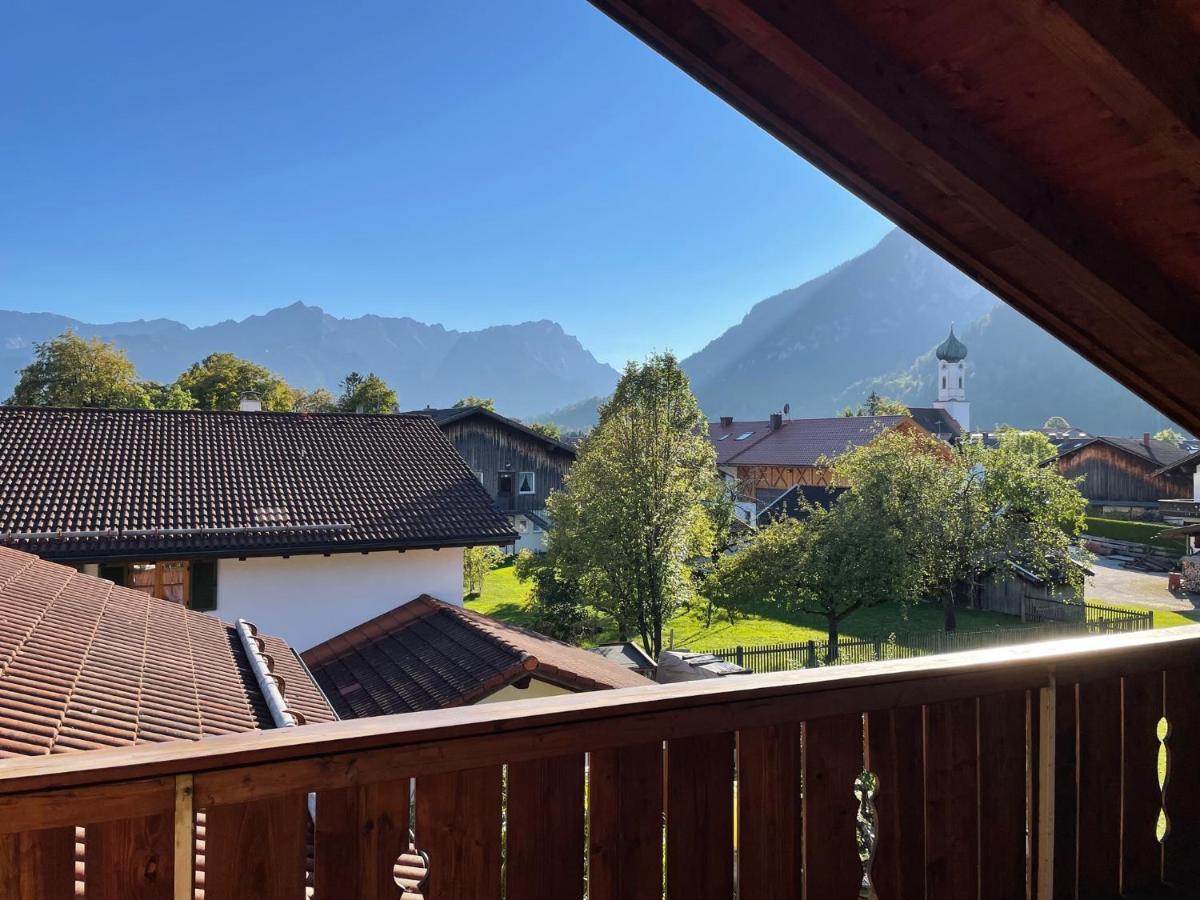 פארכאנט Dachgeschosswohnung Mit Traumhaftem Zugspitzblick Bei Garmisch מראה חיצוני תמונה