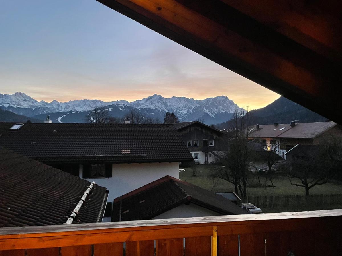פארכאנט Dachgeschosswohnung Mit Traumhaftem Zugspitzblick Bei Garmisch מראה חיצוני תמונה